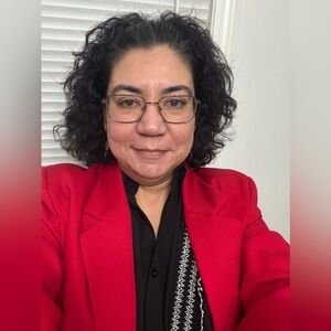 Meet your Posher, Julia